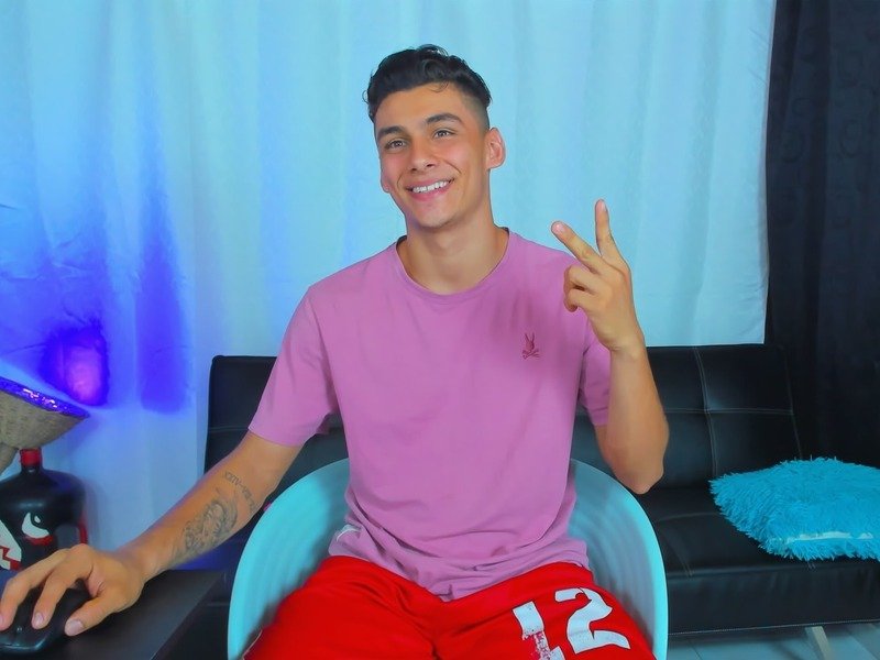 max_wild18 — LIVE on Streamate