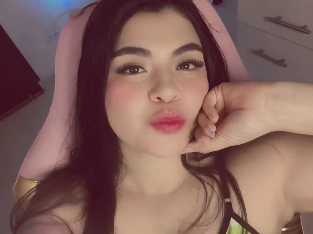 mila_paris — LIVE on Streamate