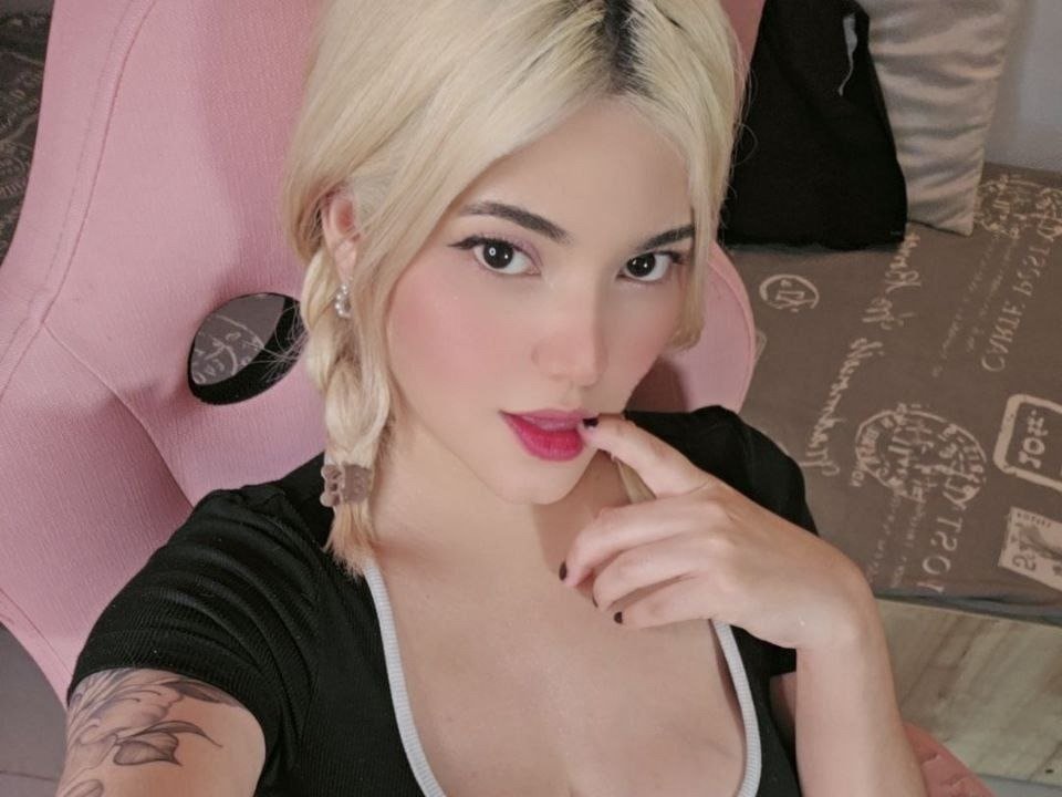 missbeckyy — LIVE on Streamate