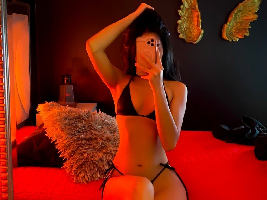 misssophiery — LIVE on Streamate