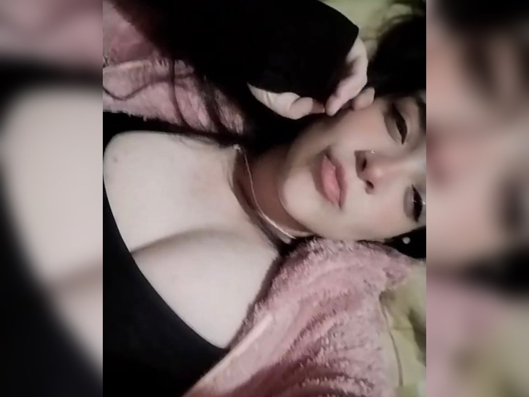 sarablomde — LIVE on Streamate