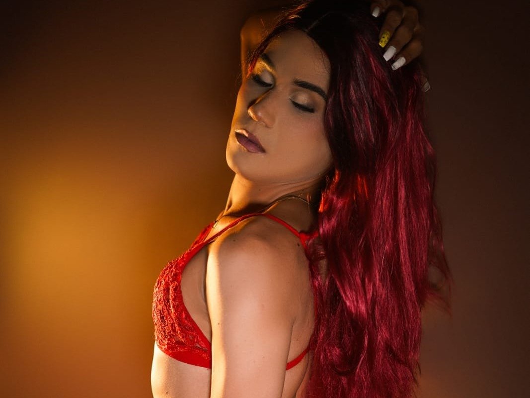 stefaniaferrer24 — LIVE on Streamate