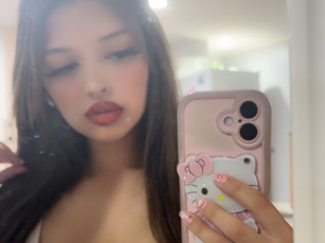 sweetangelbella — LIVE on Streamate