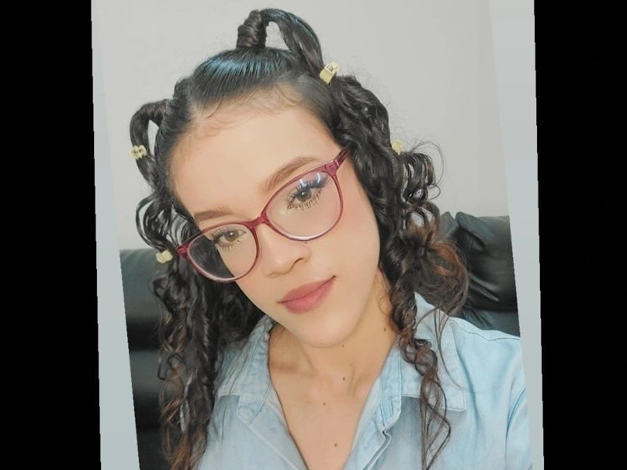 thayri_chica — LIVE on Streamate