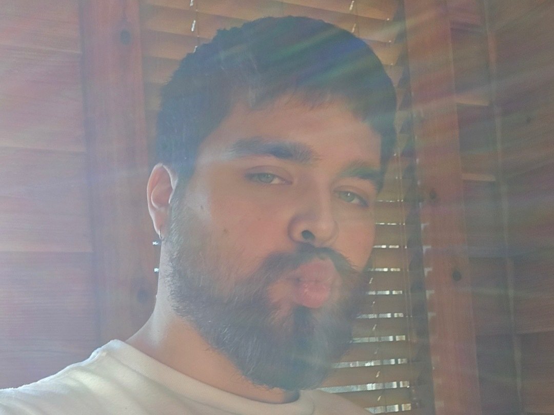 vayydior — LIVE on Streamate