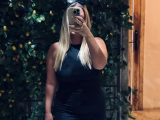 CurvyKylie_x