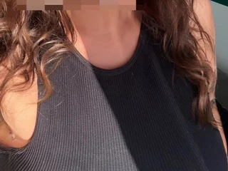 Curvyyy_Brunette