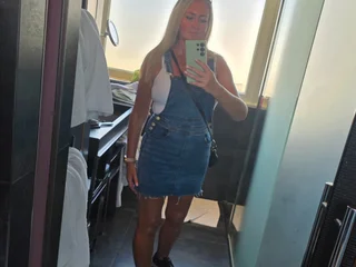 Naughtyy_Elliee