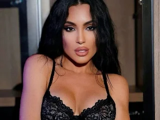 AleciaX live cam