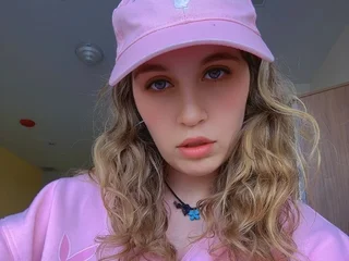 Ashley_Cland live