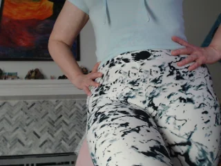 Ảnh phát người mẫu webcam AuroraWillowsYogaMilf OléCams