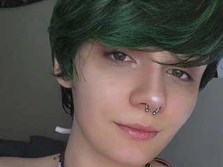 BarelyOlivia Porn Model Profile Image