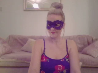 BlondeGoddess42 live cam