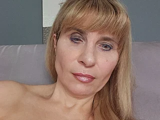 BustyBetty6968