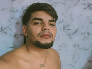 Charly27 live cam