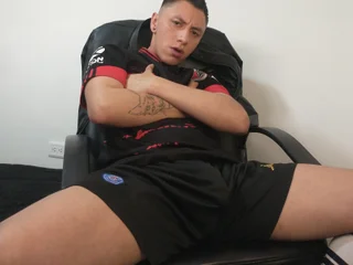 DANDYTHOMASS live cam
