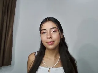 Danna_Petite