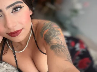 DenniseHilton live cam