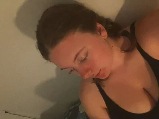 E143