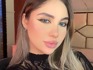 EmiilyHendriix live cam