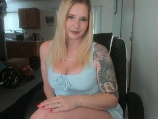 Hottyhousewife18 Porn Model Profile Image