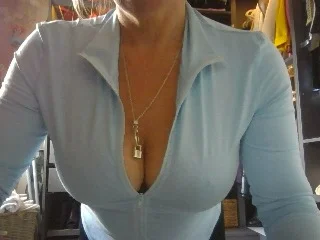 IrishMilfRoxie34dd