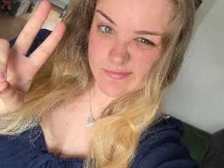Kealey_Lou live
