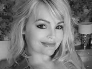 LottieLowe live
