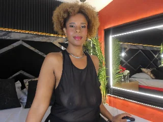 Mia_Curly
