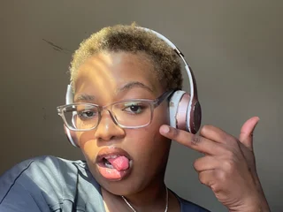 MilfArie22 live