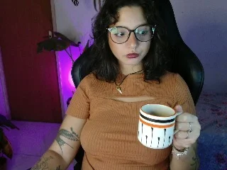 MyaMillor live cam