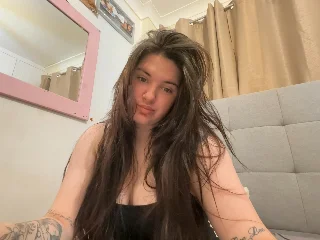 PeachyDoll23x live cam, British, 24