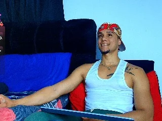 Roy_barney70 live cam