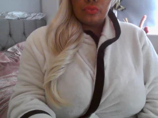 RubiRoxx live cam, British, 32
