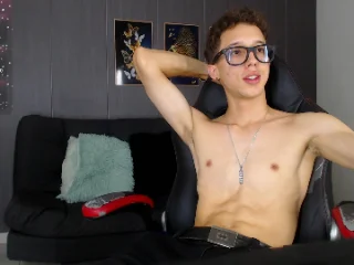 SkinnyBigcock20