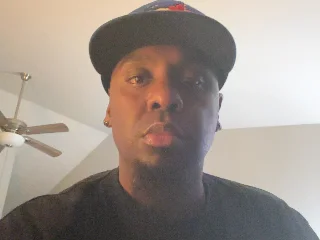 ThangLongRoundHere live cam, 32