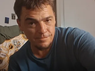 ThickDwhiteMan live cam