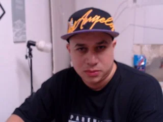 Tonydick19 live cam