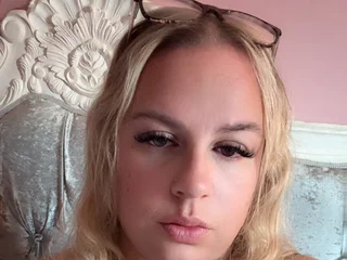 XMissKatBBWX live cam