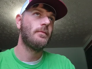 Youngstud1994 live cam