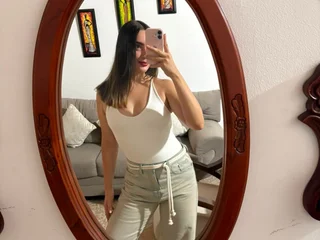 Zoe_Mills live cam