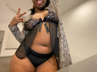 zoemovesme live cam