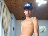AaronSchott is live now!