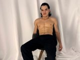 AlbertBernal69 is live now!