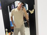 Babyynoahtt is live now!