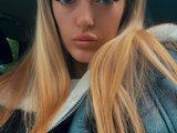 BlondeHoneyXXO webcam
