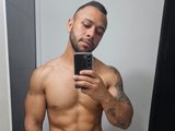 Elian_R is live now!