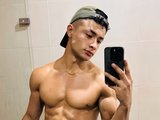 Esteban_Stud is live now!