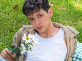 GabyThombs is live now!