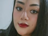Gloria_curvy